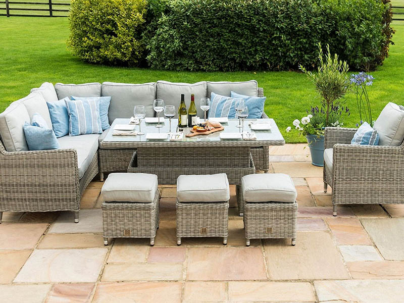 Elegant Sectional Wicker Dining Sets